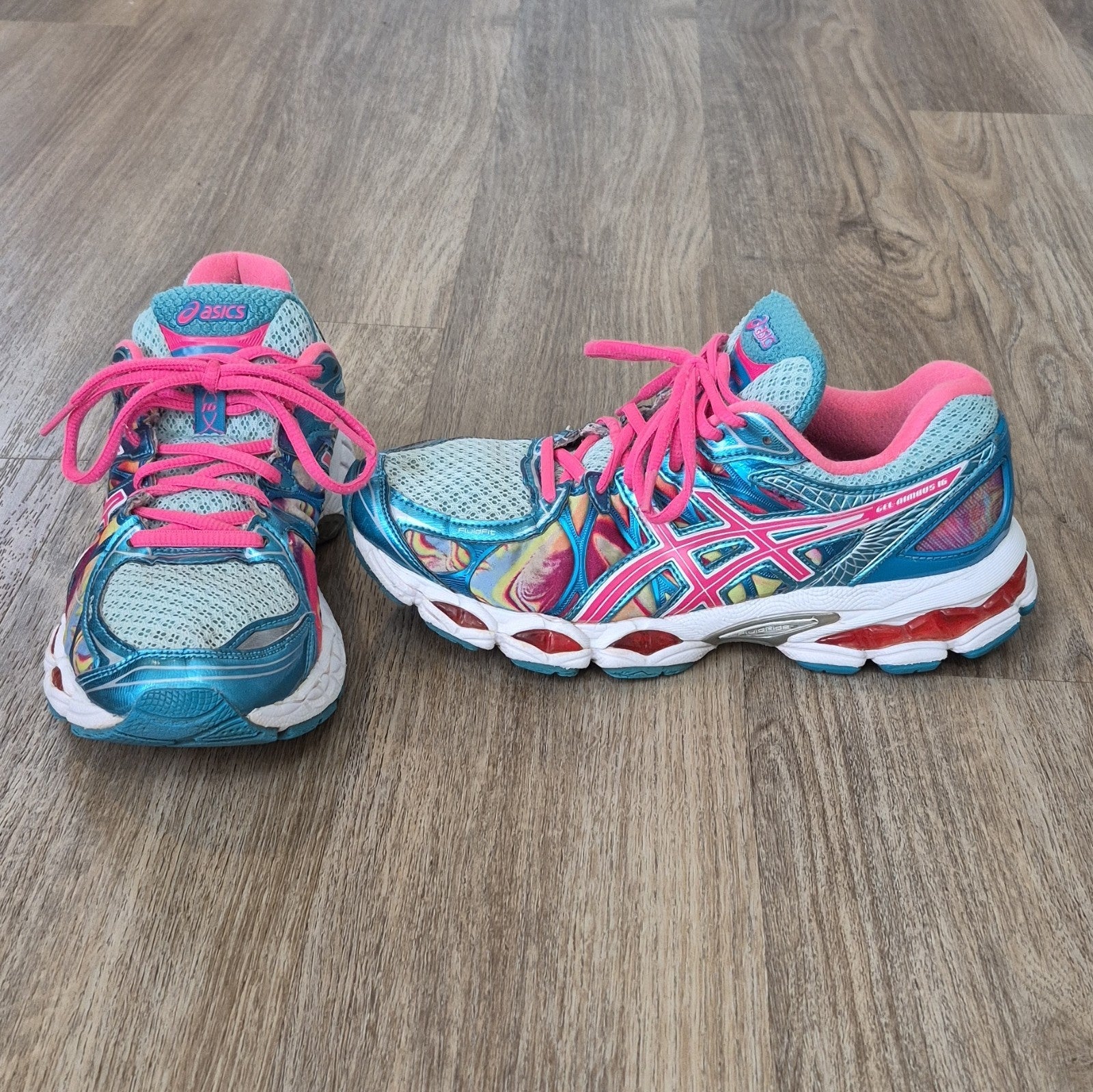 ASICS GEL-Nimbus 16 - vue de face
