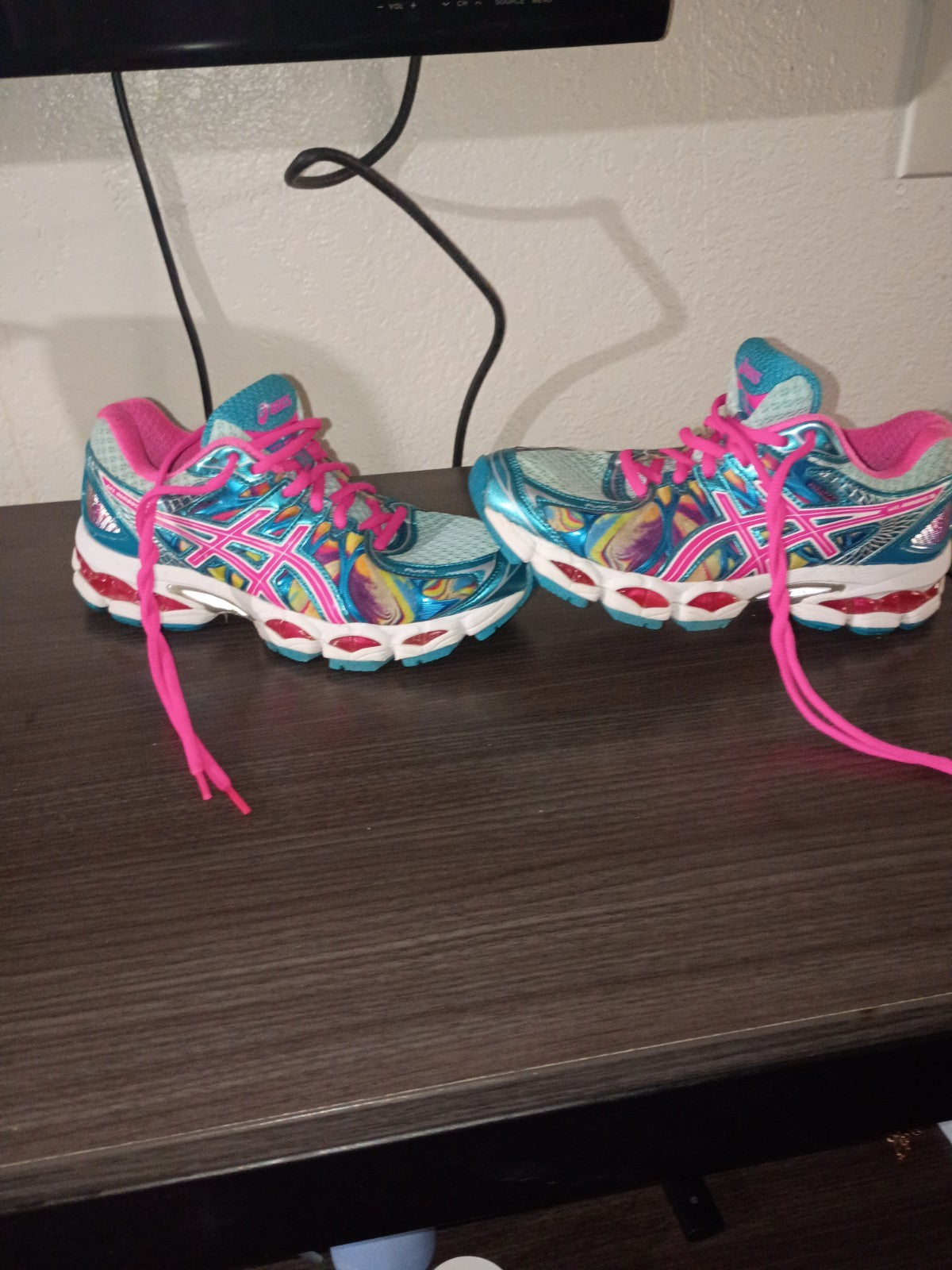 ASICS GEL-Nimbus 16 - vue de côté